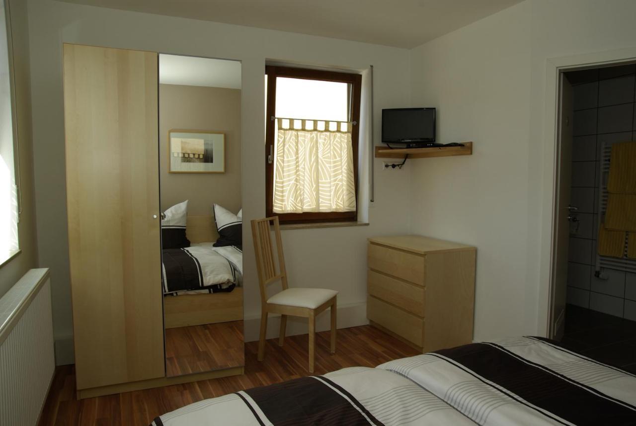 Gaestezimmer Zwischen Neckar Und Enz Hotel Besigheim Eksteriør billede